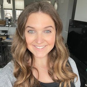Meet your Posher, Stephanie